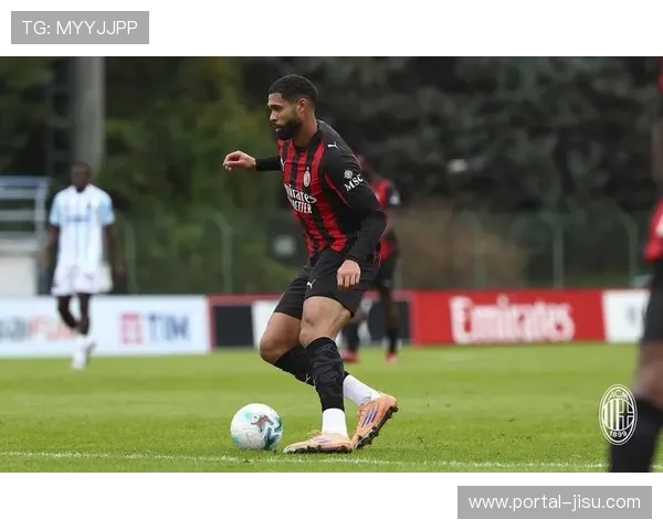 福法纳滑倒错失空门，阿莱格里归因场地问题